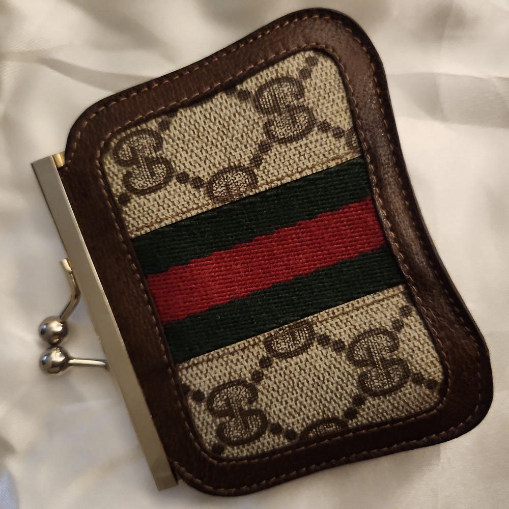 GUCCI GG Brown Kisslock Coin Purse RARE - COLLECTORS ITEM